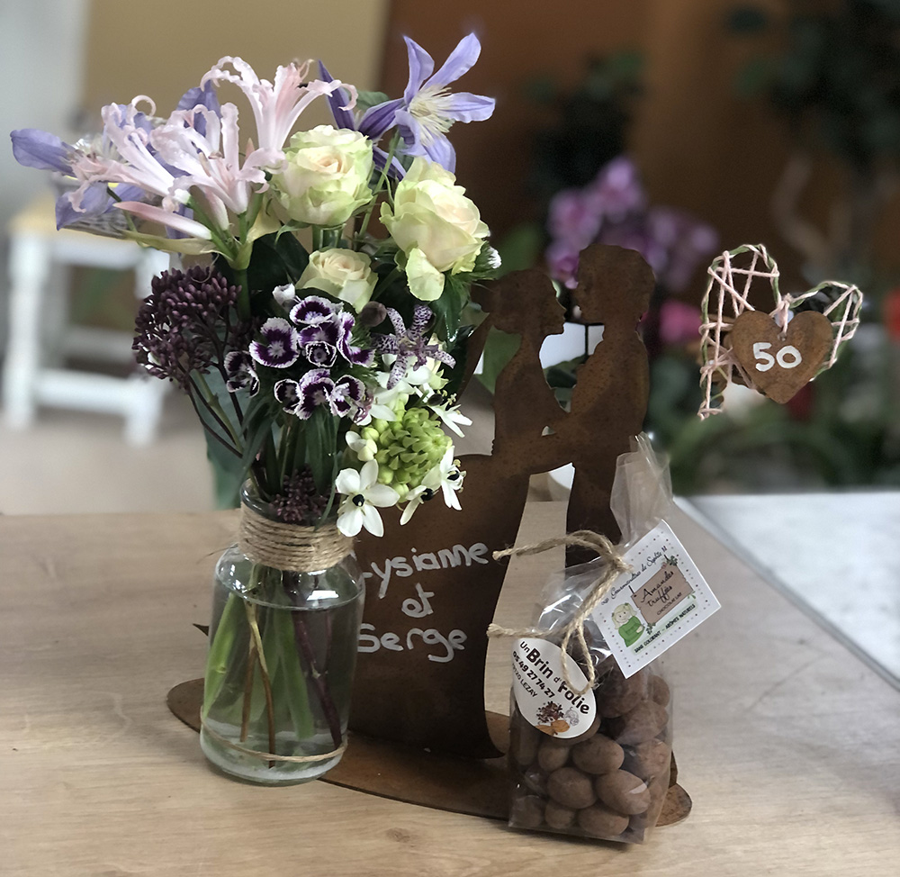 bouquets personnalisé avec un objet ou cadeau en plus